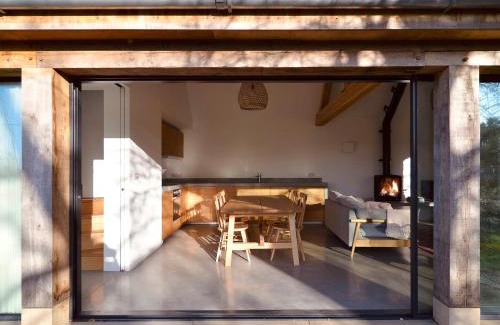 South Leigh House | High Cogges Farm Holiday Cottages - The Cart Shed