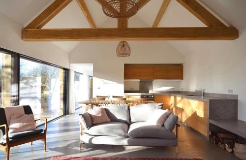 South Leigh House | High Cogges Farm Holiday Cottages - The Cart Shed