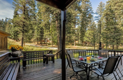 Ruidoso Cabin | High Cotton, 3 Bedroom, Sleeps 8, Forest View