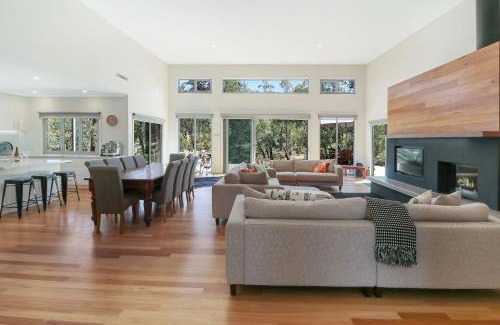 Mountain Bay House | High Country Lodge