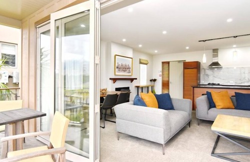 Windwhistle Apartment | High Country Villa 250-Luxury Villa in Terrace Downs
