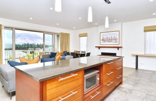 Windwhistle Apartment | High Country Villa 250-Luxury Villa in Terrace Downs
