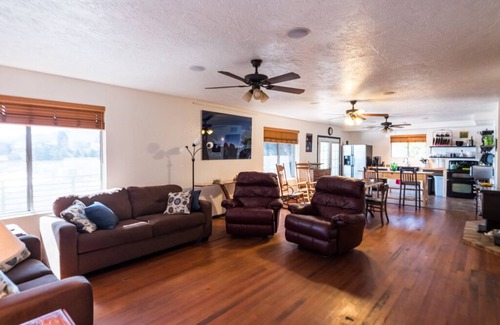 Cottonwood-Verde Village House | High Desert Oasis! Cozy house in Cottonwood near Sedona, with Deck & Privacy
