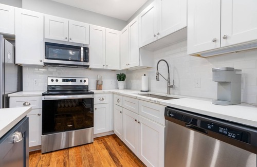 Auburn Apartment | High End 2 Bedroom in Downtown Auburn ~ 206 over Downtown Target