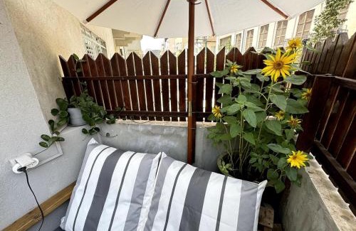 Kerem HaTeimanim Apartment | High end boutique studio plus patio by the beach