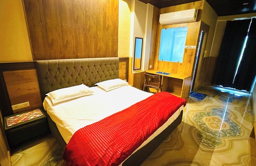 Jaipur District Hotel | High-End Comfort - Premium stay in Peaceful Area-201
