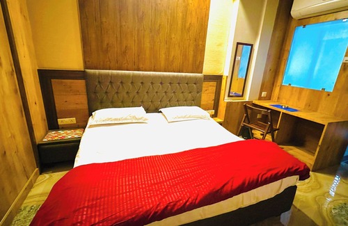 Jaipur District Hotel | High-End Comfort - Premium stay in Peaceful Area-201