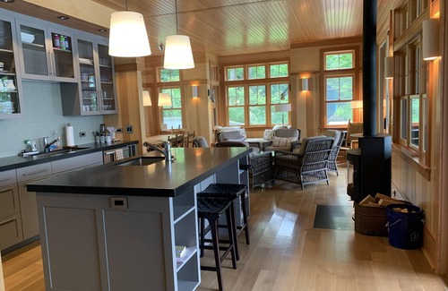 Skaneateles House | High End Hideaway
