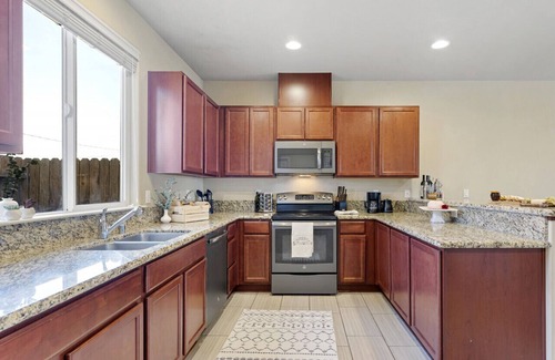 Old Southwest Apartment | High-End Midtown Home w/Fireplace & Ensuite Baths