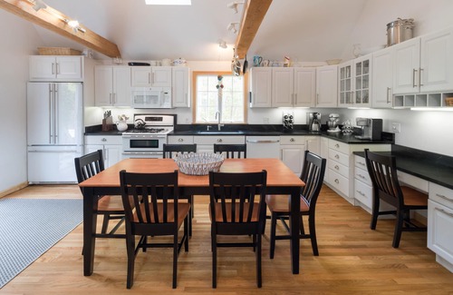 Eastham House | High End - On the Bike Trail & close to 9 beaches. Bocce and Firepit