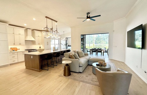 Miromar Lakes House | High end retreat in Miromar Lakes with private pool