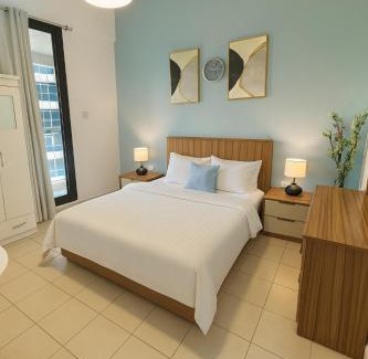 Dubai Marina Apartment | High-Floor Studio with Stunning Lake View in Dubai Marina
