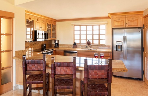 Los Cabos Condo | High floor w/amazing views in a 5 star resort on Medano Beach!