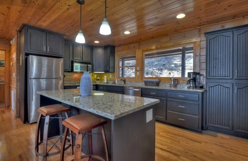 Raccoon Ridge Cabin | High Hopes | Free Night Offer!