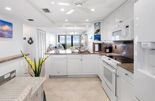 Marco Island Condo | High in the sky with endless views of Tigertail beach MISSNW902