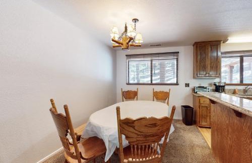 Montgomery Estates House | High Meadows Retreat