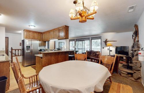 Montgomery Estates House | High Meadows Retreat