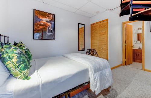 Thayerville Apartment | High Mountain Villa