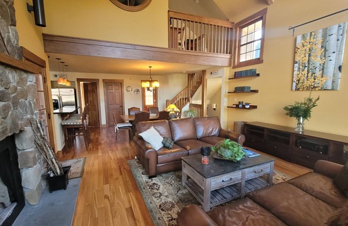 Waterville Valley House | High Noon Mountain House Spacious Ski Chalet