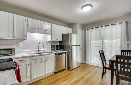 High Point House | High Point Townhome w/Patio, 1 Mi to Main Street!