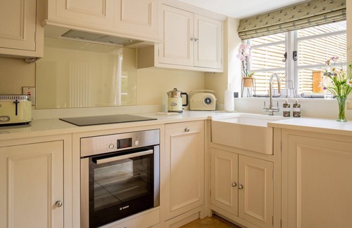 Ebrington Cottage | High Pump Cottage - sleeps 4 guests in 2 bedrooms