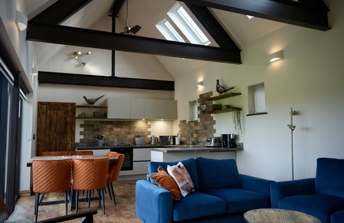 Bourn House | High quality barn conversion near Cambridge to enjoy countryside & city