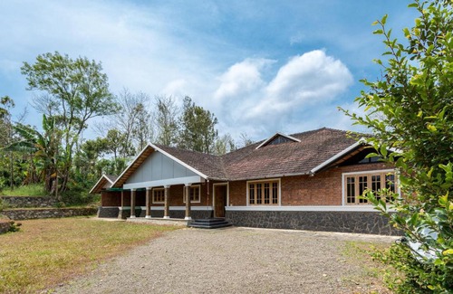 Pirmed House | High Range Hideout