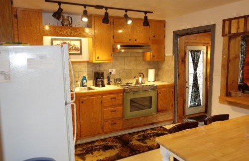 Stanley House | High Ridge cabin in the Blue Ridge Mountains