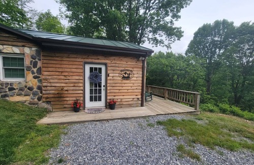 Stanley Cabin | High Ridge cabin in the Blue Ridge Mountains