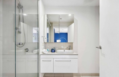 Bowen Hills Apartment | High Rise City Nook With Swimming Pool & Gym
