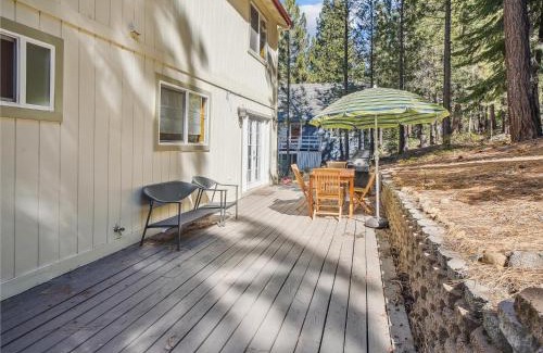 Country Club Estates House | High Sierra Escape - Cozy, Spacious Mountain Home