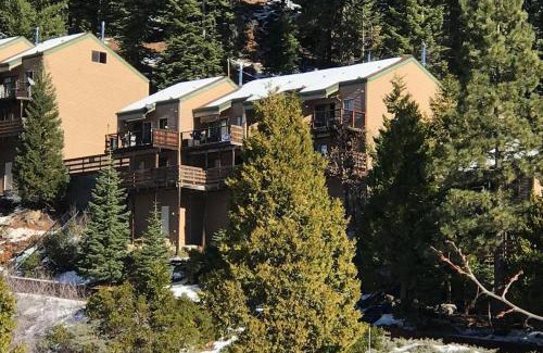 Pinecrest Apartment | High Sierra Retreat with a view of Pinecrest lake