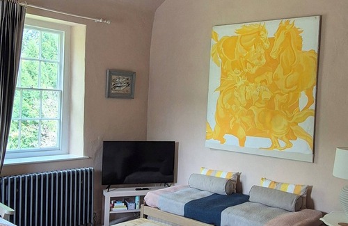 Llangattock Apartment | High spec, self contained apartment with garden in Georgian Manor House