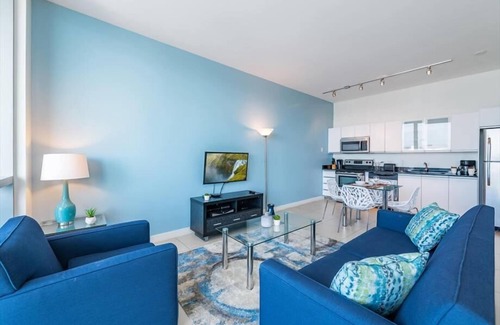 North Beach Apartment | High Speed Internet, AC & Parking | Beach Access | Miami Beach