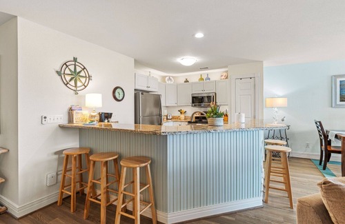 Manteo Condo | "High Tide" Sound Front Villa with Boat Slip