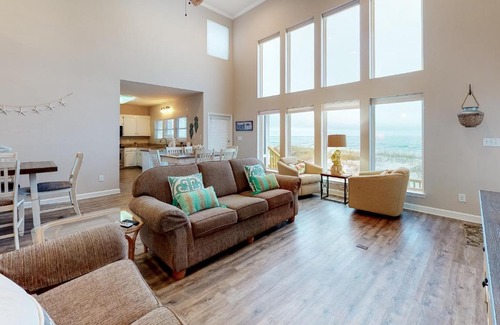 Southpointe House | High Tide