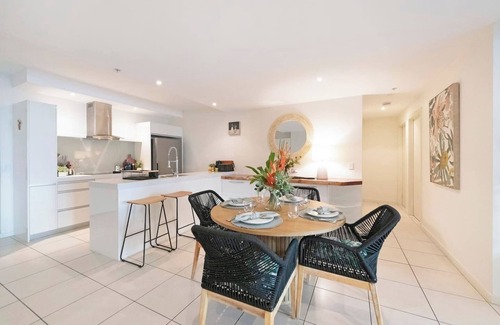 Darwin City Centre Apartment | High Top Retreat City Chic With Ocean Outlooks