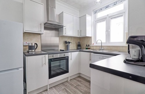 Walton on the Naze Apartment | High view house, 3 bed flat.