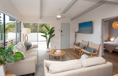 Surf Beach House | High View Haven - Ocean views, right by the beach