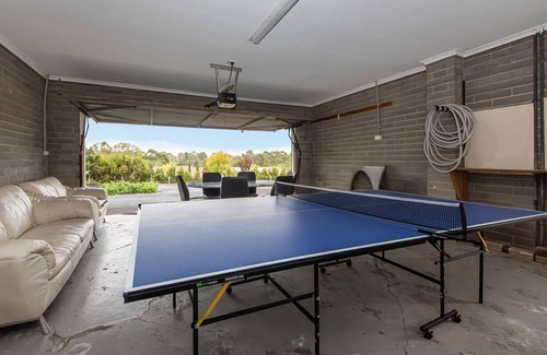 Mount Eliza House | High Vista in Mount Eliza with Pool