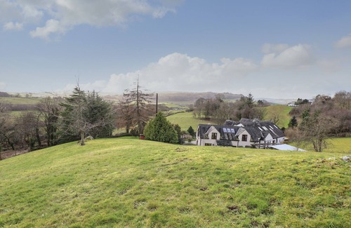 Crosthwaite House | HIGHBECK COTTAGE, pet friendly, with a garden in Crosthwaite