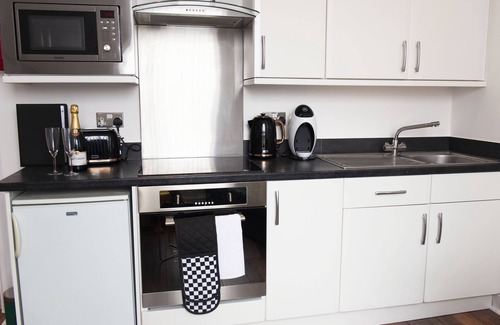 Thornton-Cleveleys Apartment | Highcliffe Ebony Suite - Beachfront - 1 bed - sleeps 4