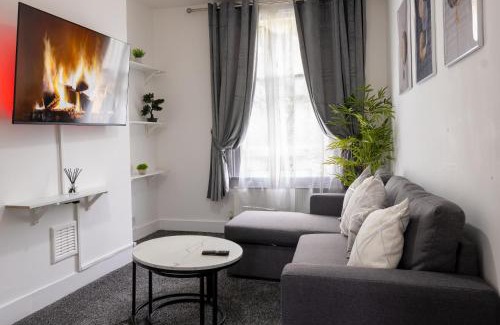 Hackney Apartment | HighEnd Luxury Design Apartment