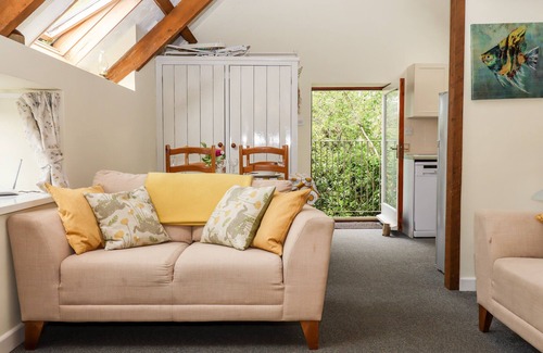 Chillington Cottage | HIGHER NORTON BARN, pet friendly in East Allington, Devon