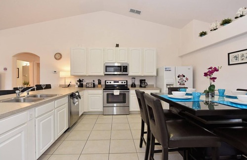 Legacy Park Villa | Highgate at Legacy Park - 5 Bed 3 Baths Villa