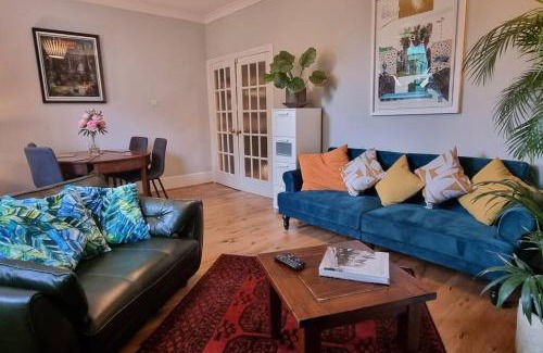 Hillrise Apartment | Highgate Maisonette with Roof Terrace