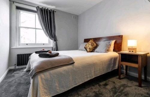 Hillrise Apartment | Highgate Maisonette with Roof Terrace