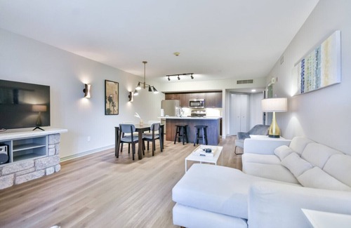 Oro-Medonte Condo | Highland Hideaway 1BR King Suite