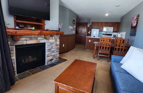 Snowshoe Condo | Highland Hideaway - Slope Side - Mountain Views