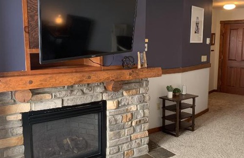 Snowshoe Apartment | Highland House 207 Slopeside, Village Area, Ski in out